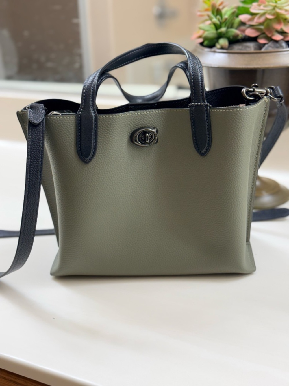 COACH C9092 Willow Tote 24